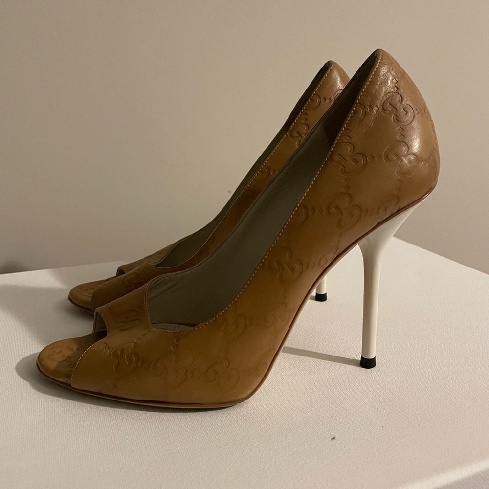 Gucci GG Nude Pumps